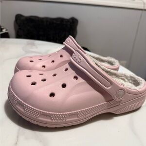 CROCS Women's Pink Fleece-Lined Sandals